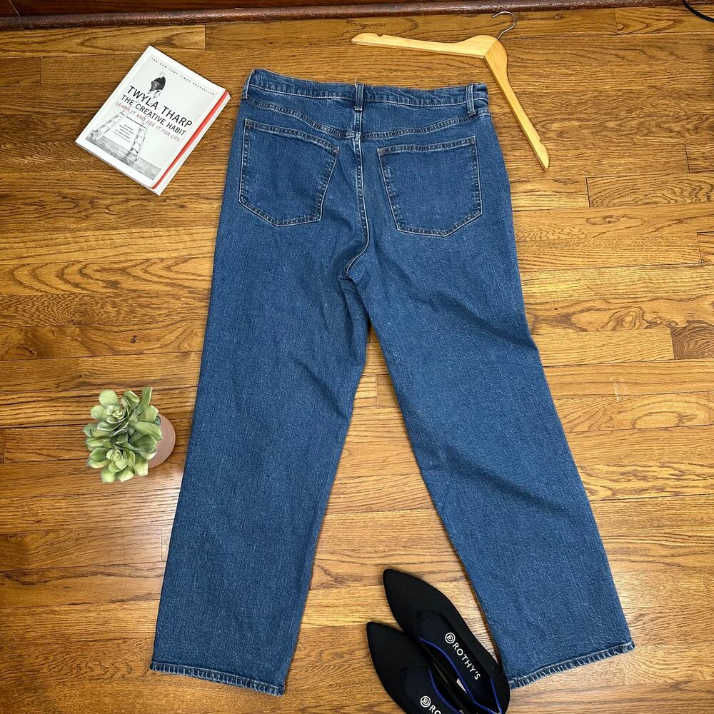 Universal Thread Highest Straight Button Front Medium Wash Jeans - Picture 3 of 7